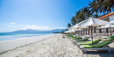 Doc Let Beach – White Sand Paradise Near Nha Trang (Complete Guide 2025)