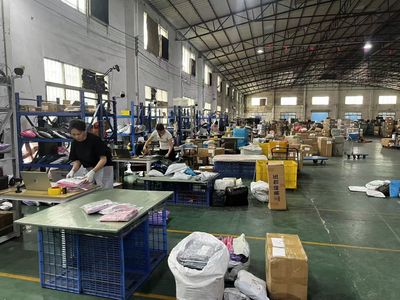 Đội ngũ kiểm hàng AZCN