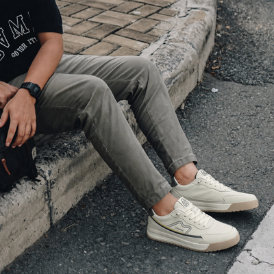 Người mặc giày thể thao 2