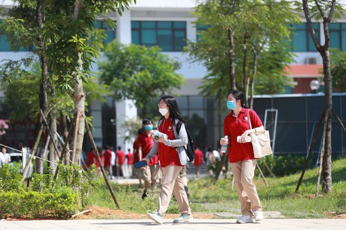 TH School