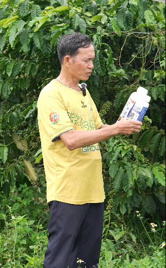 Anh Văn Nhân đọc hướng dẫn sử dụng KA GREEN