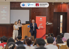 Khoảnh khắc kết nối cộng đồng IU