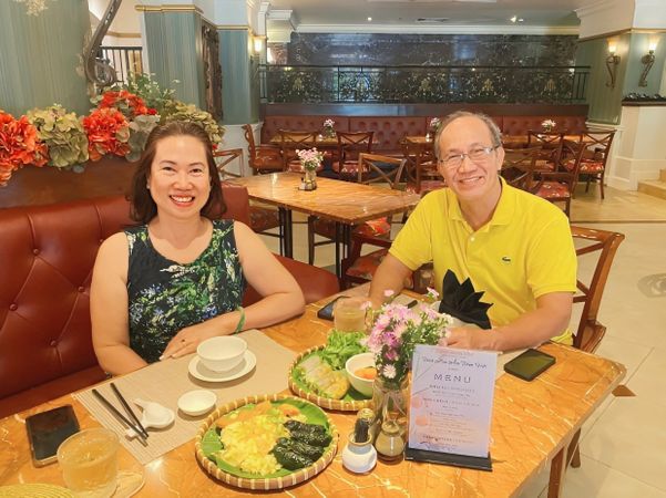 Cô Hạnh & Chú Thái