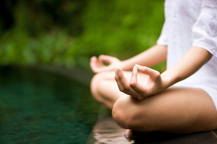 Tư thế tay trong buổi Thiền