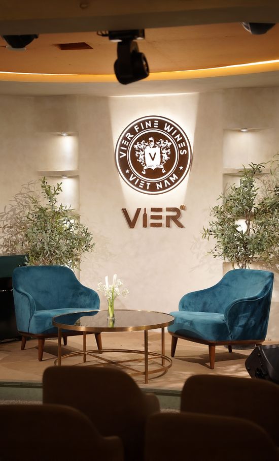 Vier Dining Main Hall