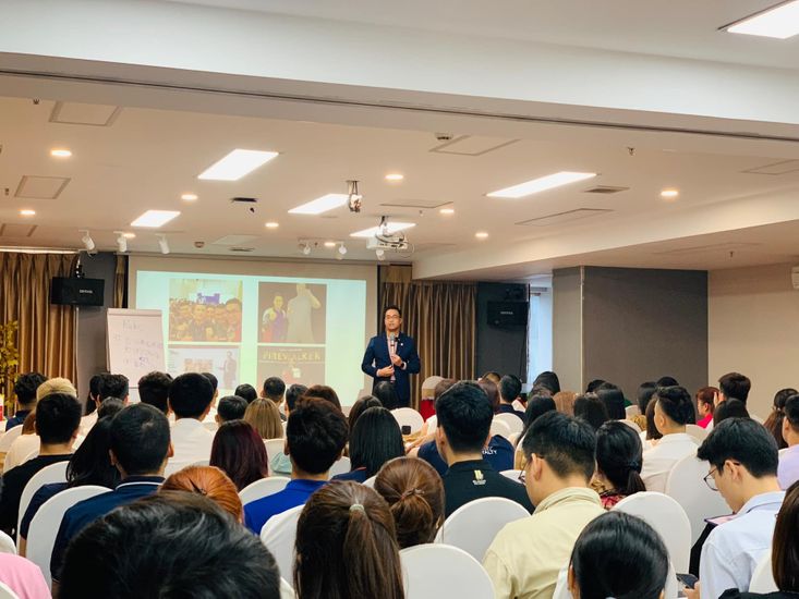 Coach Nguyễn Bá Quốc và học viên