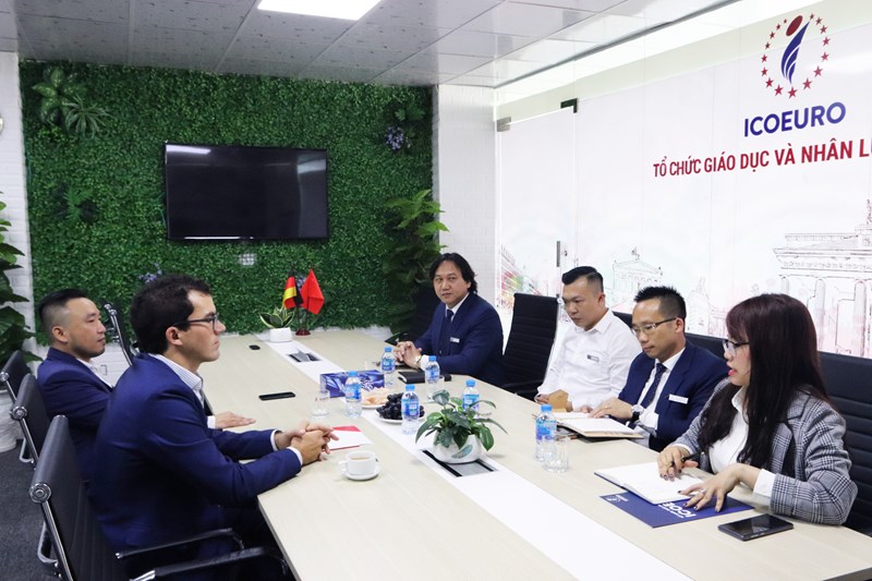 Buổi làm việc với đối tác tại ICOEURO