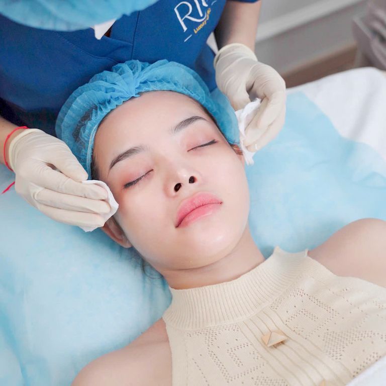 Bước 3: Làm sạch, ủ tê, sát khuẩn
